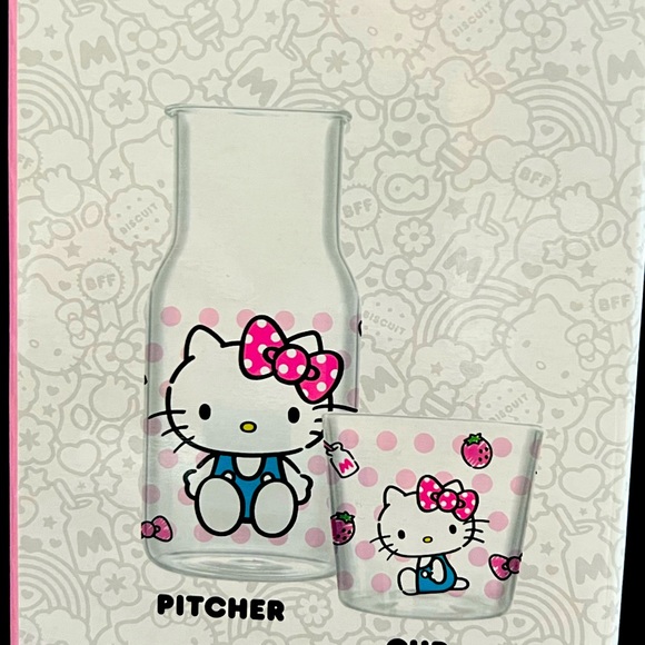 Hello Kitty Dining  Glass Water Pitcher And Cup - Picture 3 of 3